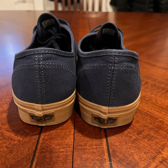 Men’s Classic Vans - Picture 3 of 13